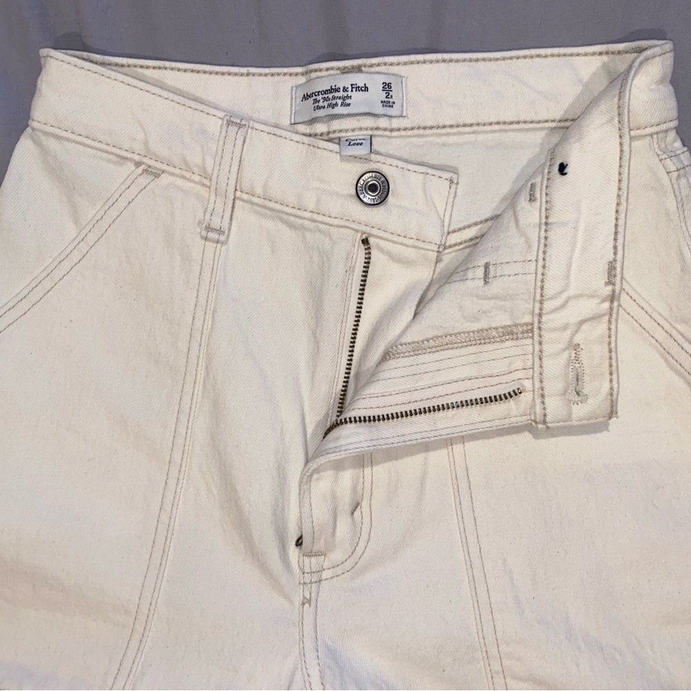 Abercrombie & Fitch Curve Love High-Waisted Carpenter Jeans